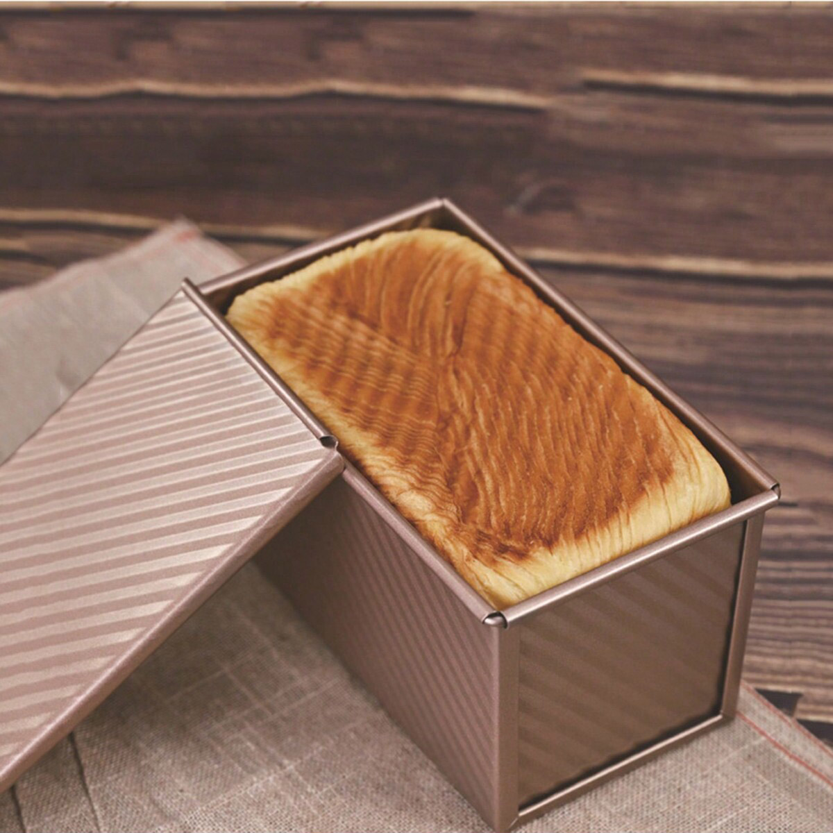 1pc Golden  Loaf Pan with Lid  - Rotary Bakery Oven avis et prix